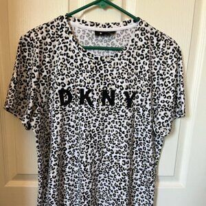DKNY LEOPARD PRINT T-shirt
